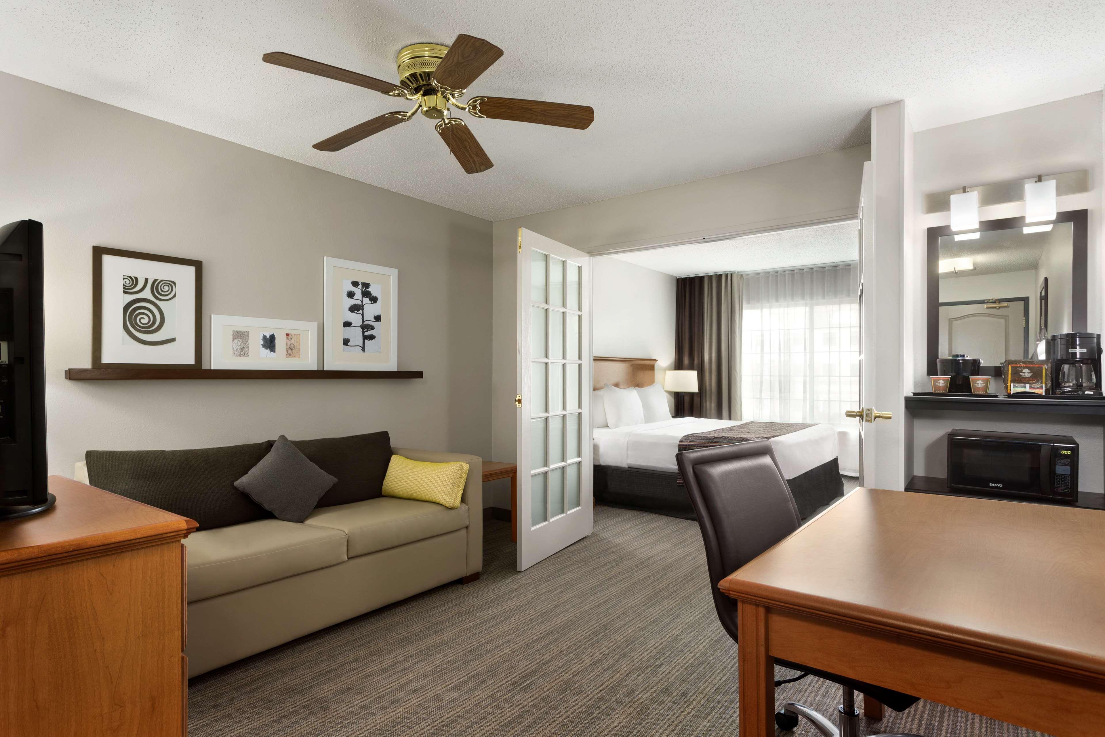 Country Inn & Suites By Radisson, Columbus Airport, Oh מראה חיצוני תמונה